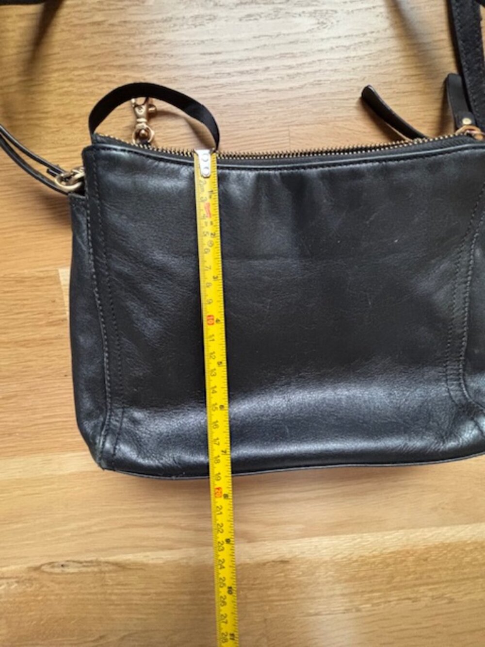 Lo & Sons Pearl Convertible Crossbody Bag - Picture 8 of 9